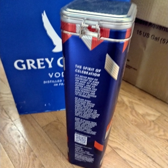 New Grey Goose Vodka metal tin - Picture 3 of 11